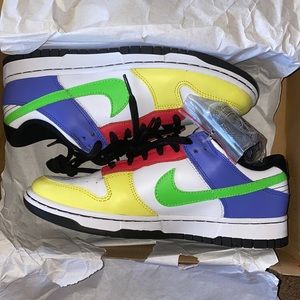 NIKE DUNK LOWS. Multi color